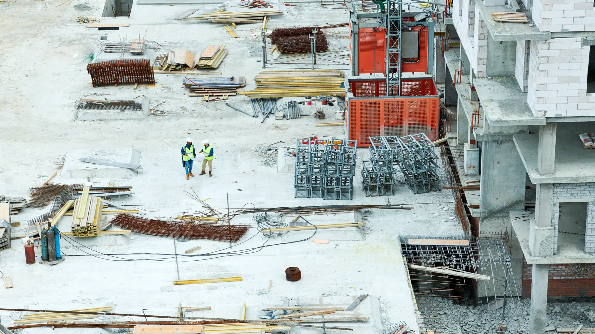 Construction site security Toronto, solar cameras and equipment theft prevention