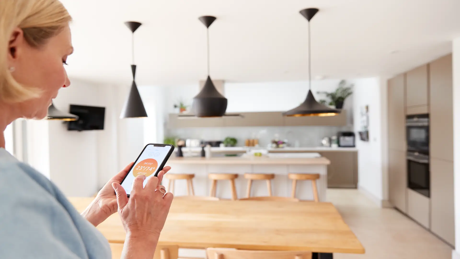 Whole-home Wi-Fi Toronto: mesh network and seamless wireless coverage