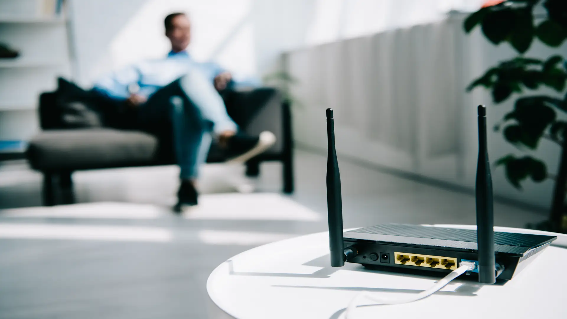 Selective focus of black router